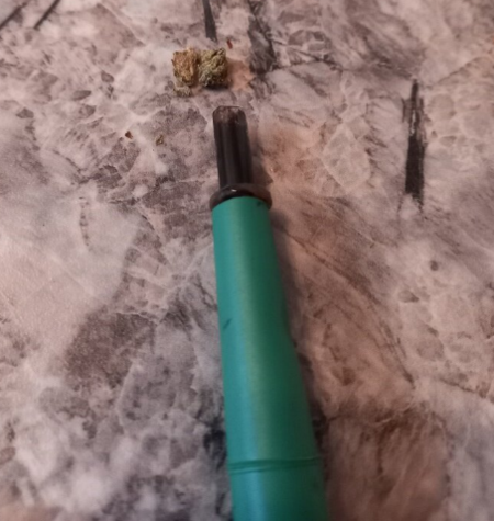 MEGA Cones White Widow Minsk smoking through a pipette.png